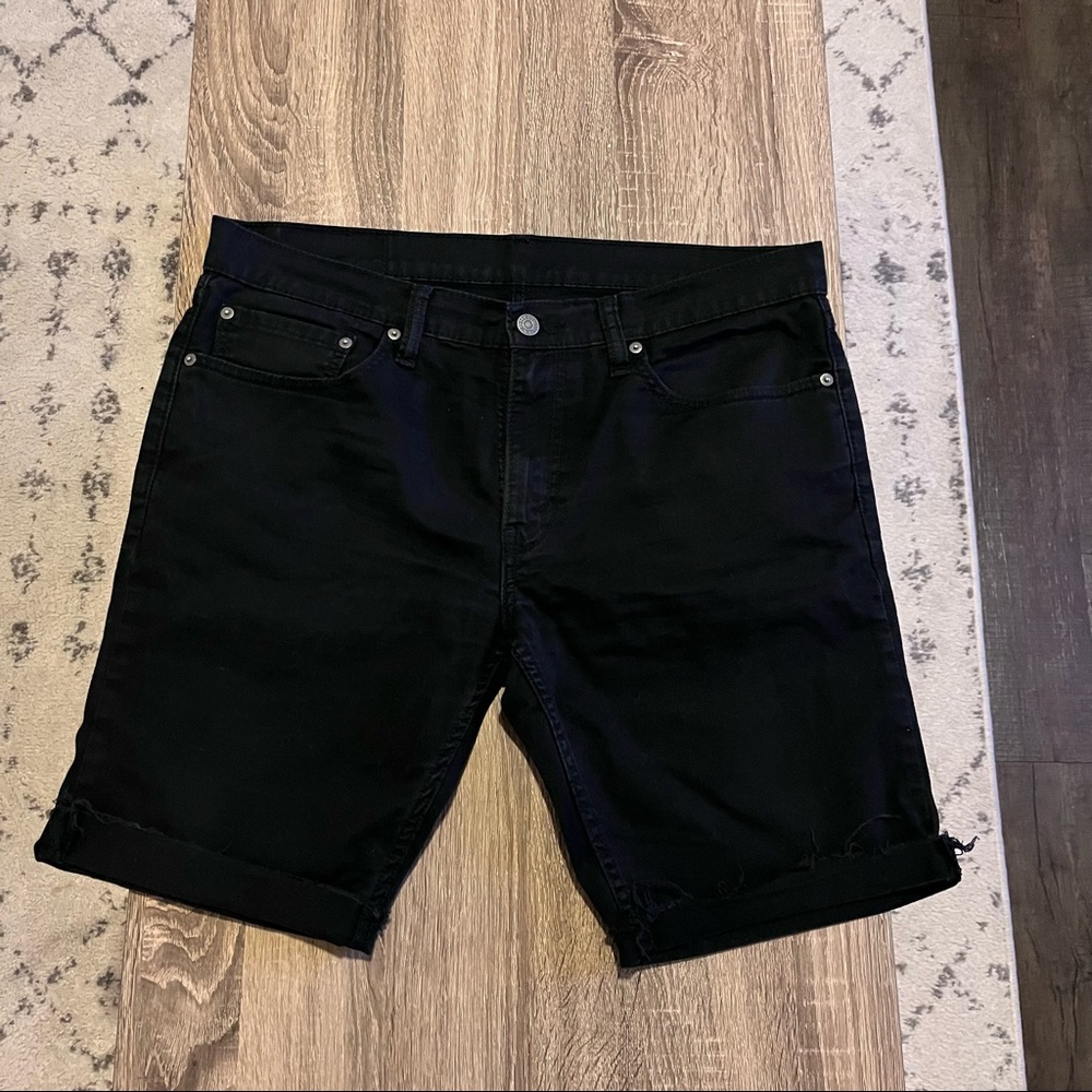 Levi’s cropped jeans